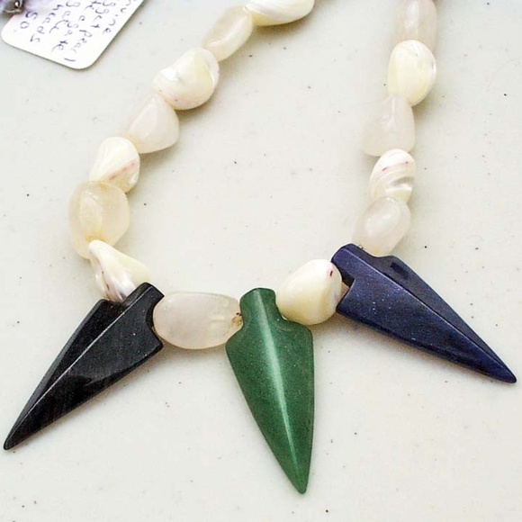 SODALITE, AVENTURINE AND ONYX ARROWHEADS WITH PEARL & AGATE NUGGETS NECKLACE, - Picture 1 of 2